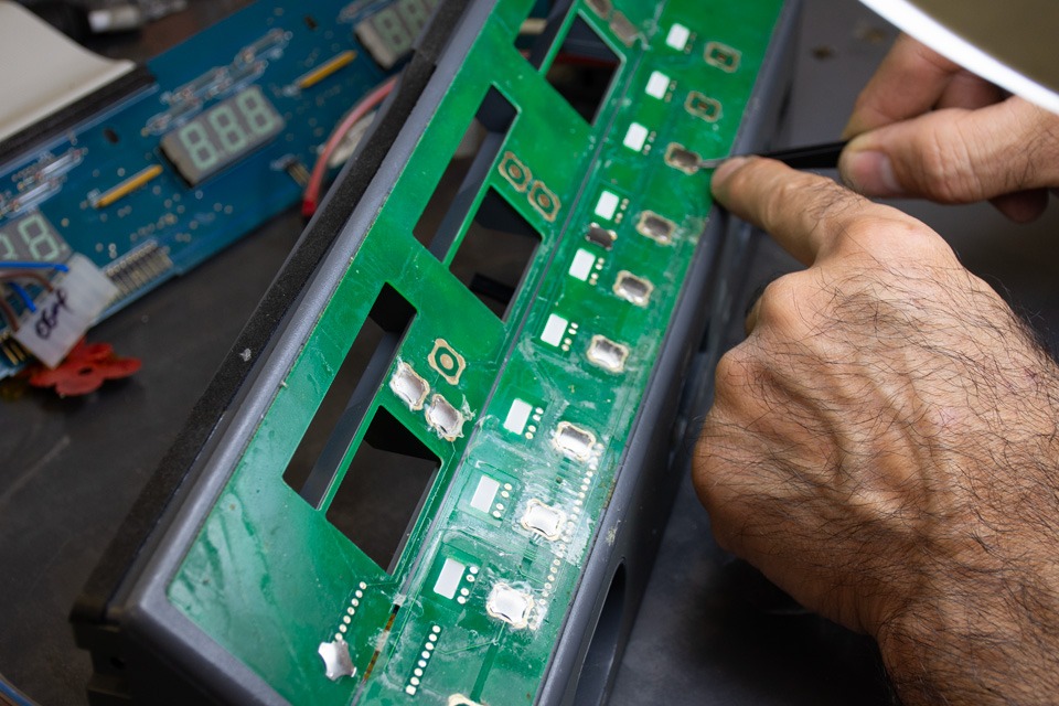 خدمات تخصصی سرویس و نگهداشت تجهیزات پزشکی